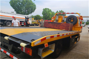 红河附近拖车电话号码服务